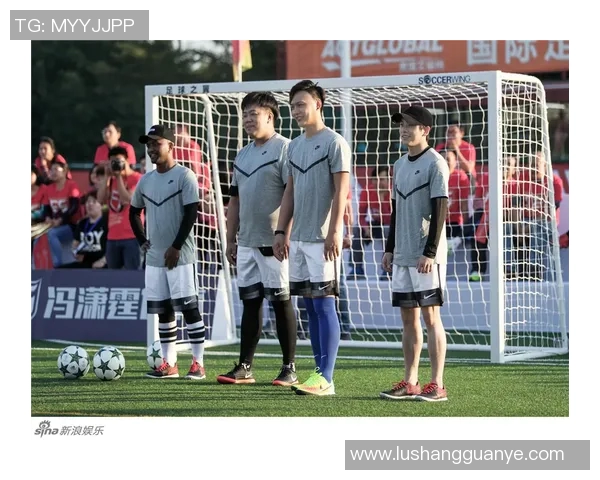 足球明星展现爱心行动温暖人心的感人瞬间图片集