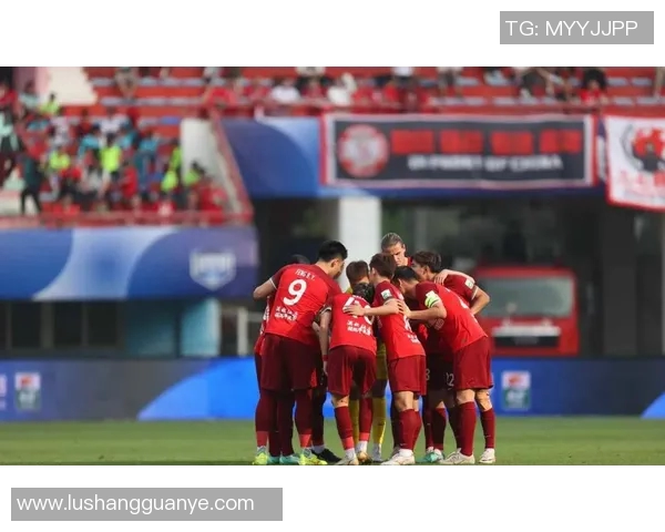 中超精彩对决鲁能迎战人和直播盛况不容错过